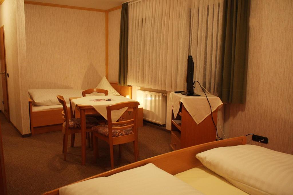 Hotel Drei Kronen Burgkunstadt Room photo